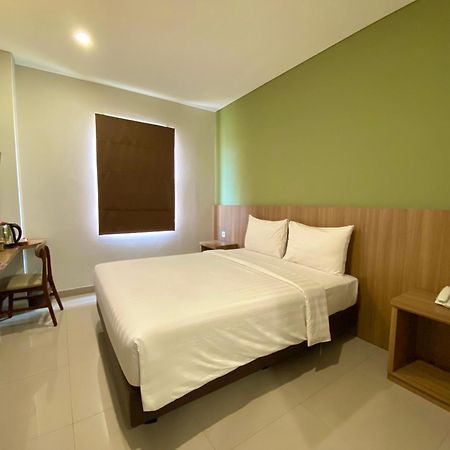 Front One Hotel Gombong Gombong (Central Java) Exterior foto