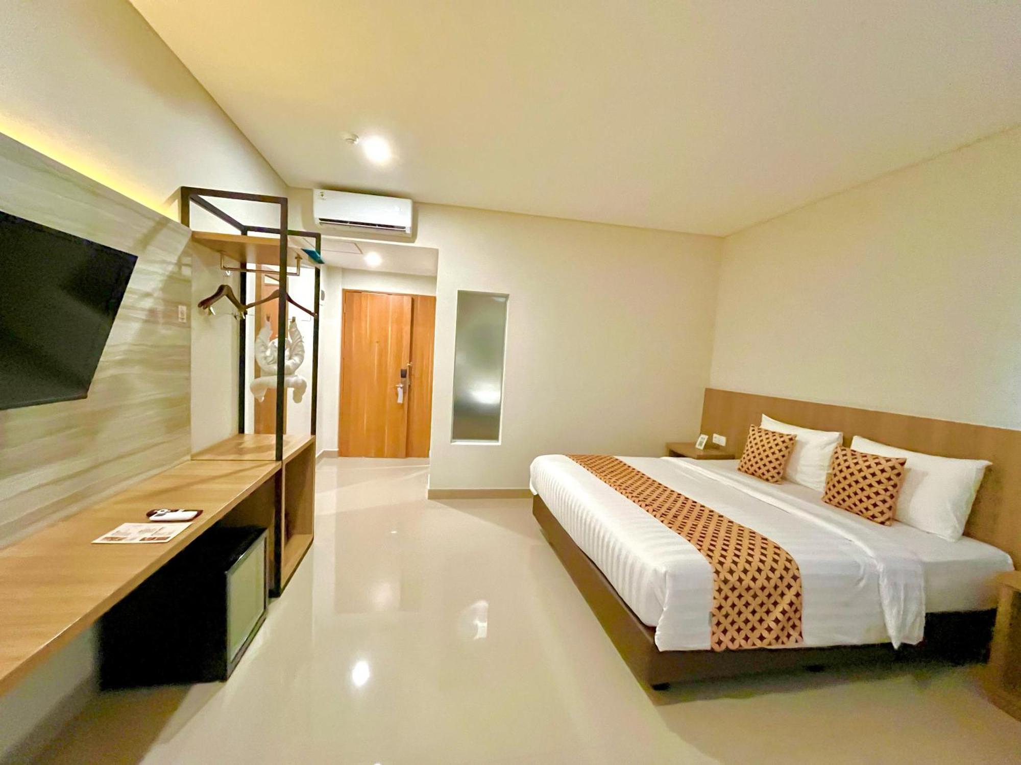 Front One Hotel Gombong Gombong (Central Java) Exterior foto