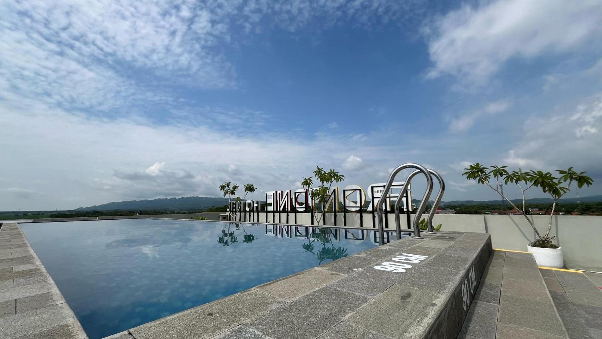Front One Hotel Gombong Gombong (Central Java) Exterior foto