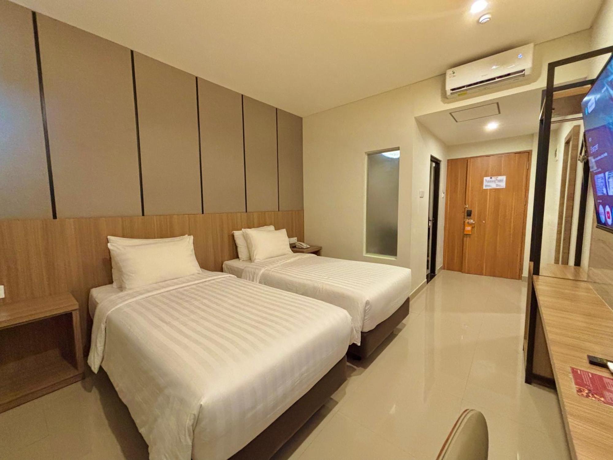 Front One Hotel Gombong Gombong (Central Java) Exterior foto