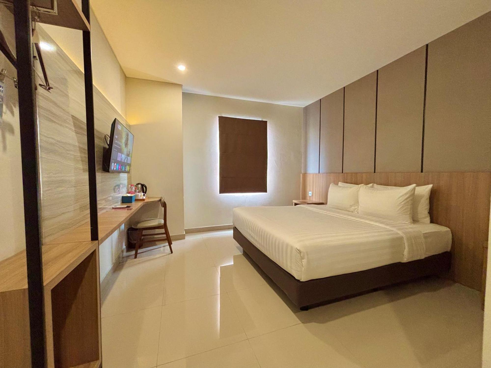 Front One Hotel Gombong Gombong (Central Java) Exterior foto